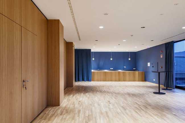 Interior de Casa Asociaciones Falzes arquitectura para la Comunidad