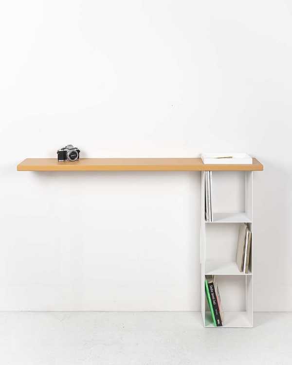 Essential lines and multiple functionalities. The consolle Gru