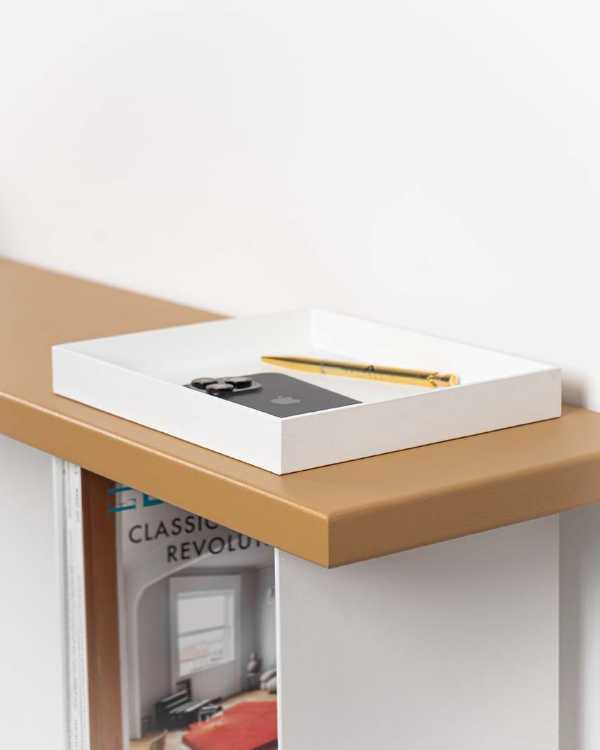 Essential lines and multiple functionalities. The consolle Gru