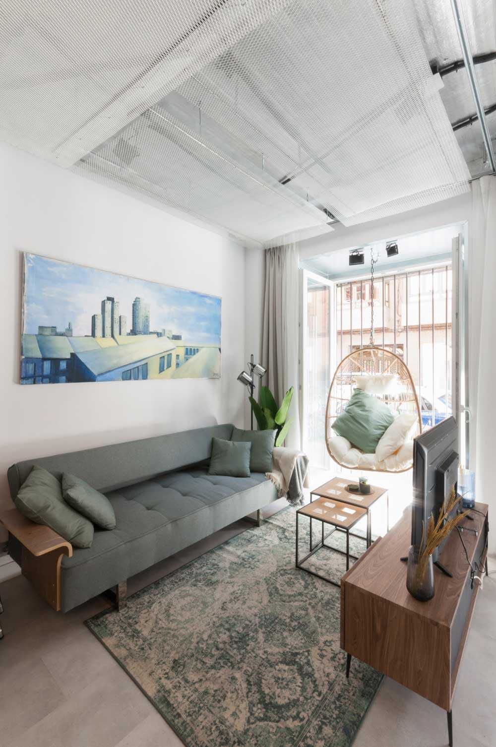 Where Vale. Living among the walls of an old bar