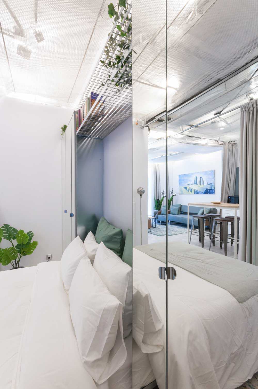 Where Vale. Living among the walls of an old bar