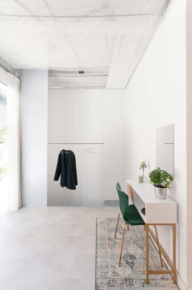 Where Vale. Living among the walls of an old bar