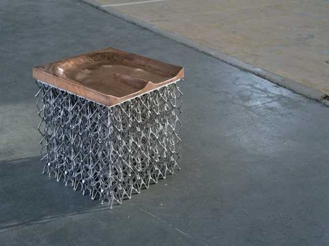 Elettricità dal calore corporeo. Pelt Chair per illuminare il futuro