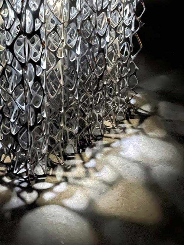 Elettricità dal calore corporeo. Pelt Chair per illuminare il futuro
