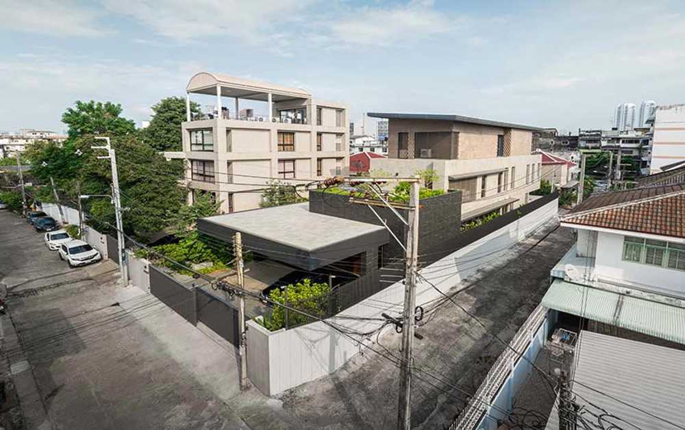 Similarity with new individuality. Monow House, the son's house