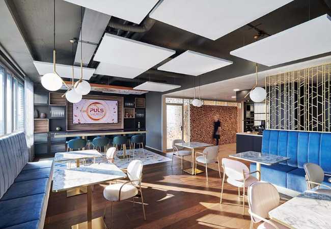 Stimulating creative thinking through color: PLUS Vario offices