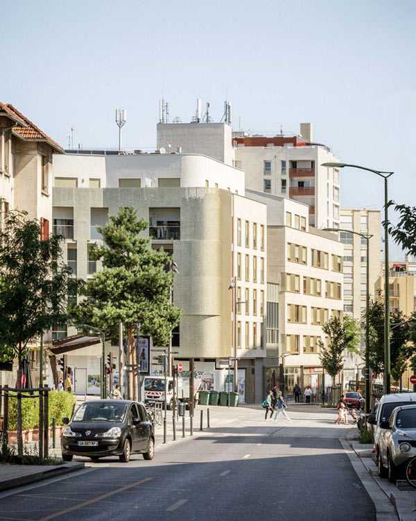 Social housing, solutions for social housing in the consolidated urban area.