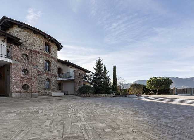 Pavimentazione di prestigio nella Valle Infernotto: il progetto che esalta estetica e funzionalità