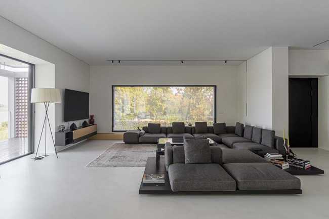 The jealousies of the '60s in a modern key? House renovation-SCR