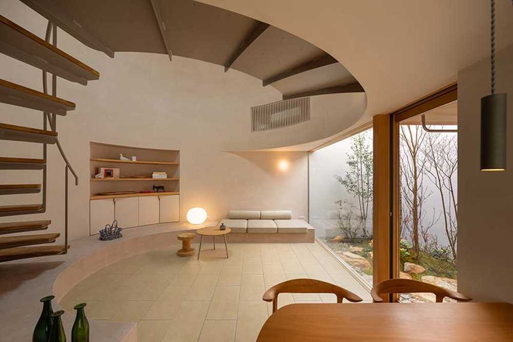 Casa en Shukugawa: intimidad y naturaleza en un refugio urbano