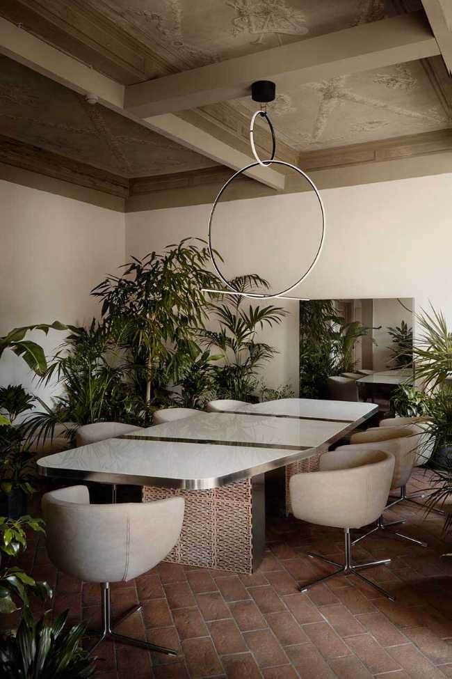 Business needs and untouchable historical heritage: the HN Headquarter