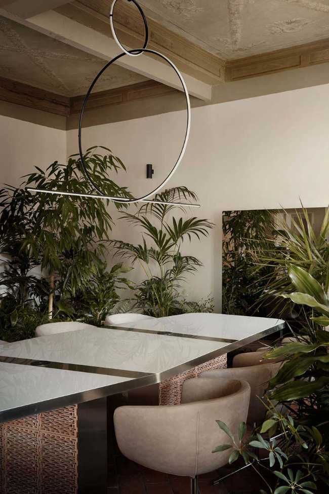 Business needs and untouchable historical heritage: the HN Headquarter