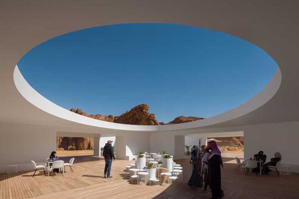 Centre des visiteurs de Desert X AlUla : le blanc contourne les rochers et morceaux de ciel