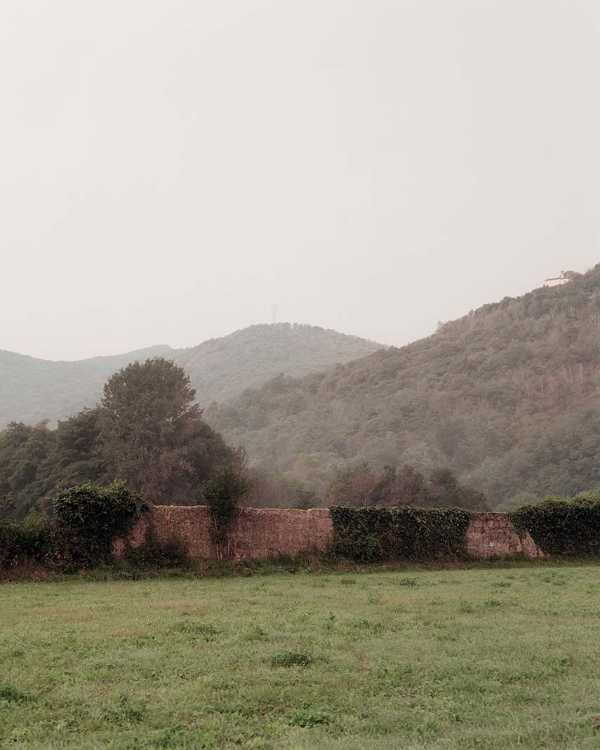 A border house: sustainable architecture between Italy and Switzerland