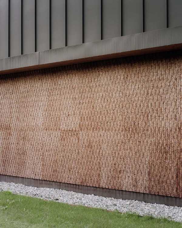 A border house: sustainable architecture between Italy and Switzerland