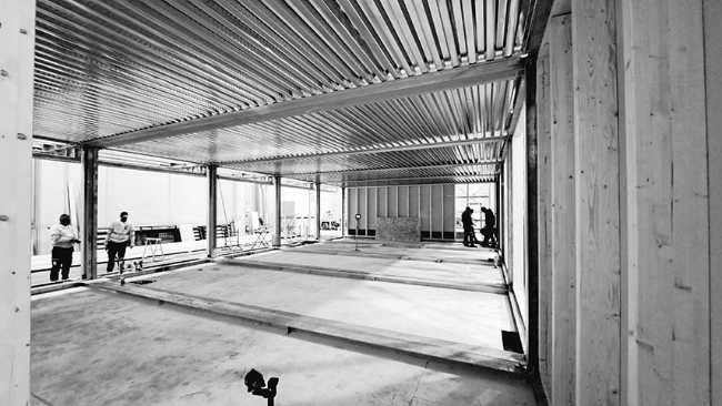 El placer de volver a casa: una villa modular que dialoga con la naturaleza