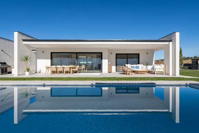 Villa individuelle d'un étage : un projet de luxe et de durabilité