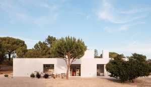 150 Melides: una residencia contemporánea entre naturaleza y diseño funcional