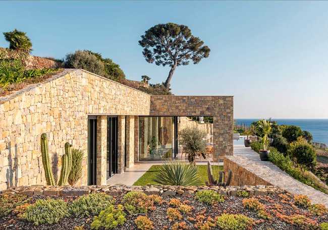 Villa Selvadolce: a refuge of peace and nature between sky and sea