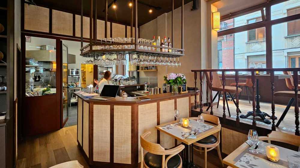Siamese Moon Restaurant: Thai and minimalist atmospheres