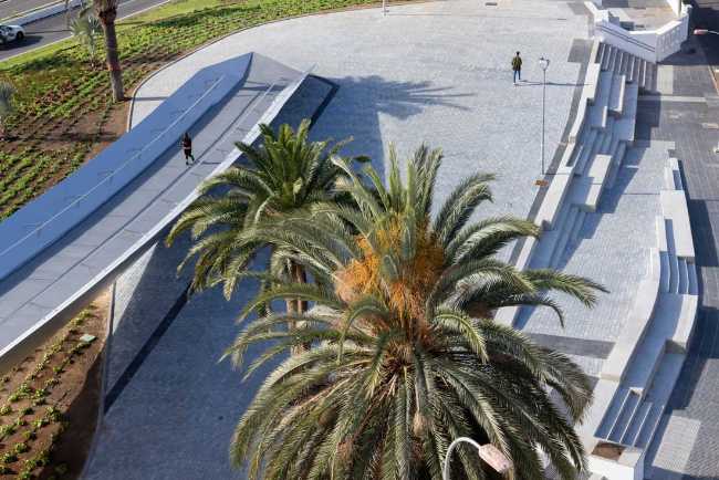 Onda Atlántica: un ponte che danza tra cielo e città