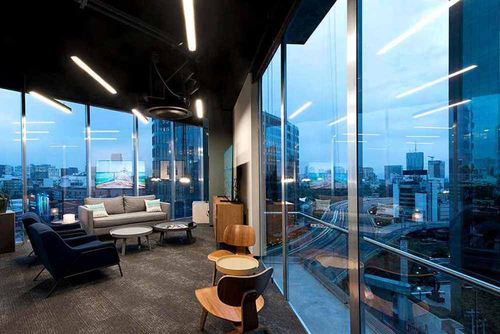 Corporativo P8. Design per la produttività con accenti di verde