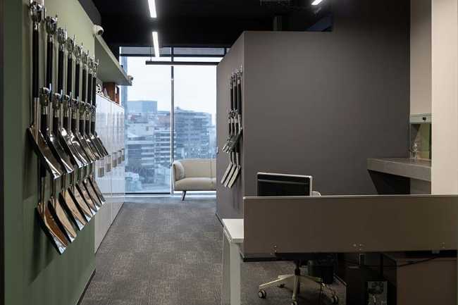 Corporativo P8. Design per la produttività con accenti di verde