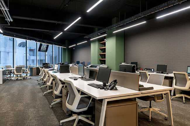 Corporativo P8. Design per la produttività con accenti di verde