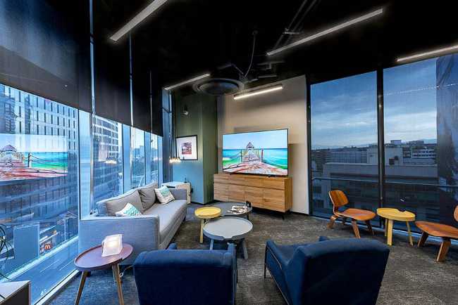 Corporativo P8. Design per la produttività con accenti di verde