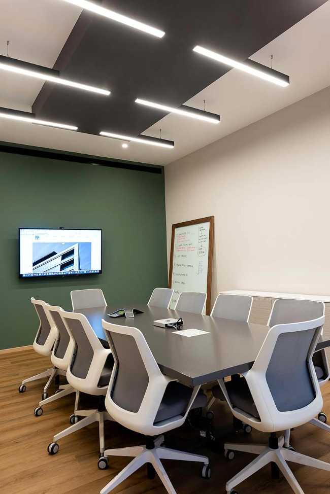 Corporativo P8. Design per la produttività con accenti di verde