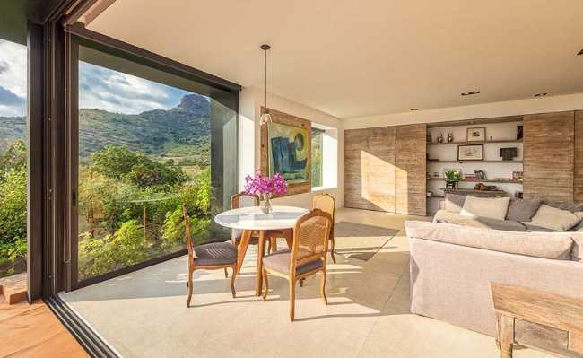 Natural atmosphere of Casa M. Interiors and exteriors without boundaries