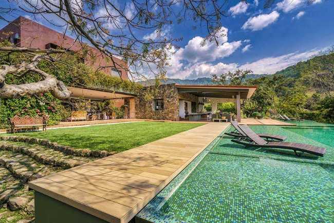 Natural atmosphere of Casa M. Interiors and exteriors without boundaries