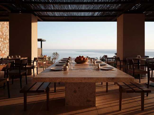 Gundari Resort: minimal volumes and luxury of time in the Greek islands