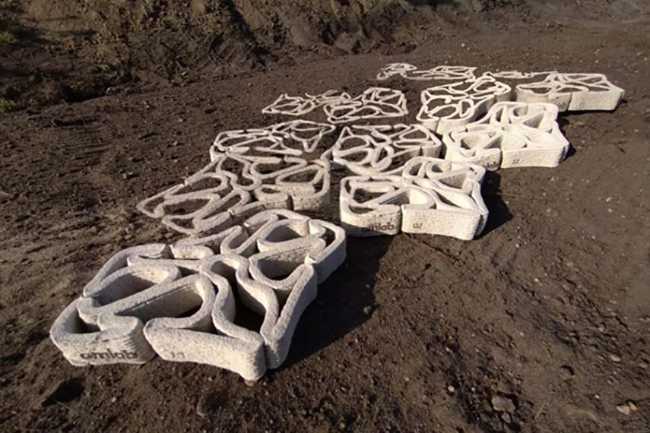 Inspired by roots the biodegradable reinforcing tiles Stroncq