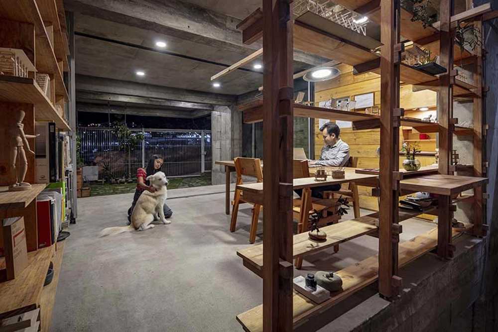 Productive house in exposed concrete. Casa Fundamentos in Ecuador