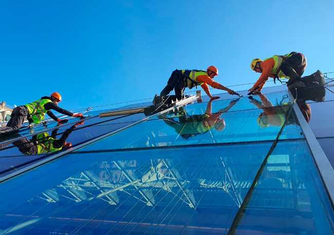 Efficienza Energetica, Schermatura Solare e Sostenibilità. Soluzioni Avanzate per Schermature Solari & Pellicole Innovative