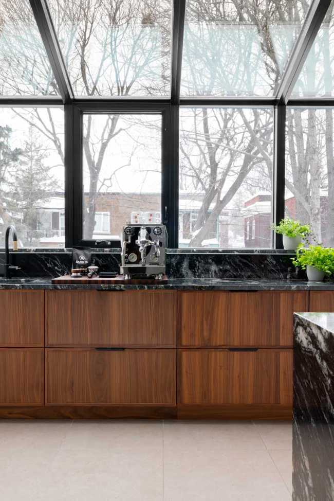 La Maison Côte-Sainte-Catherine : lumière et poésie dans un espace retrouvé