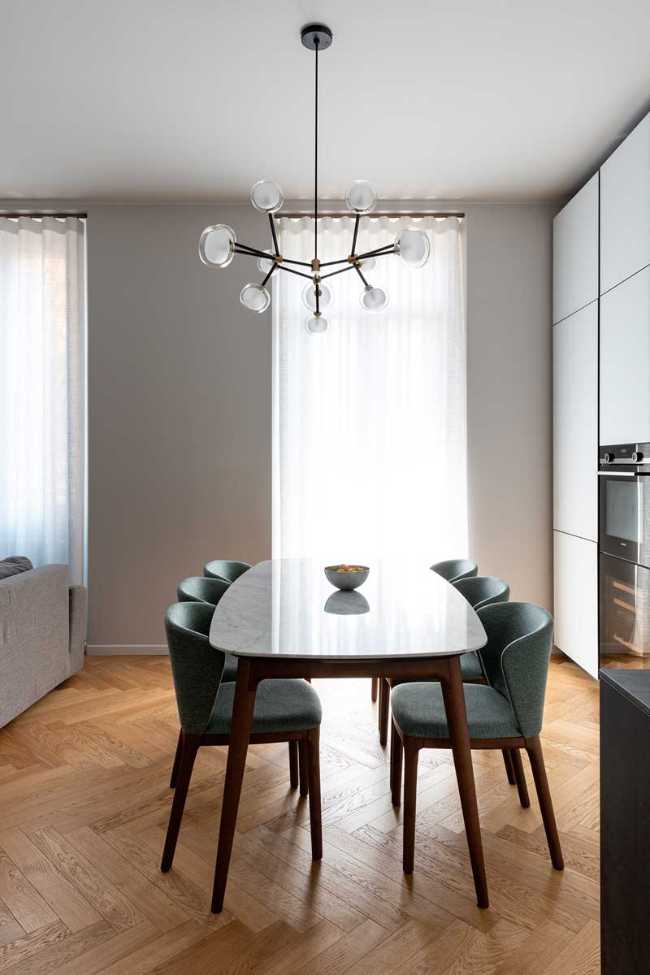 Elegancia y luz: VTR, un apartamento de los años '20 renace en Milán.