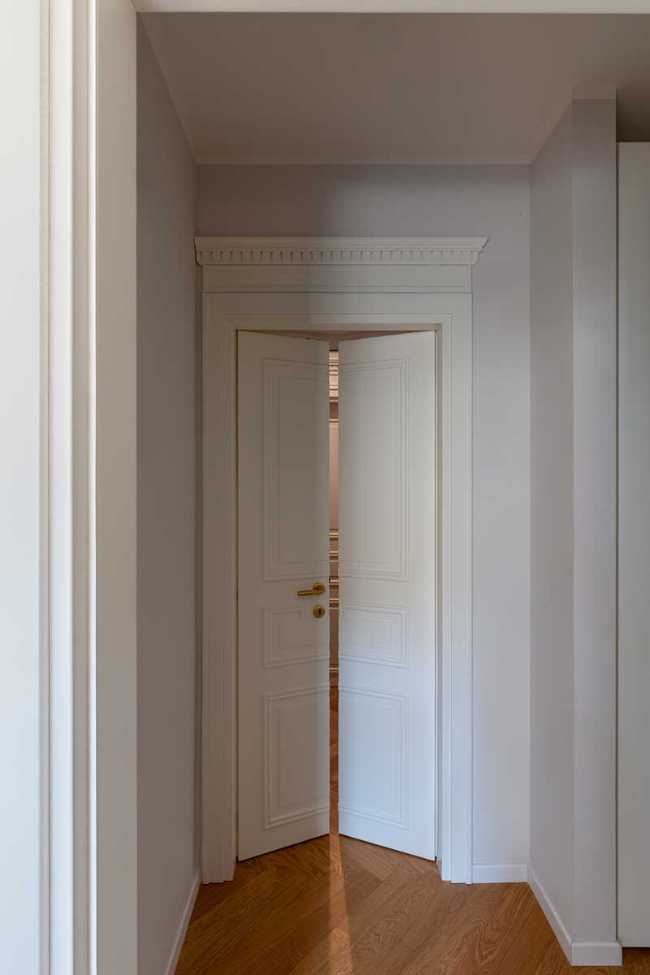 Elegancia y luz: VTR, un apartamento de los años '20 renace en Milán.