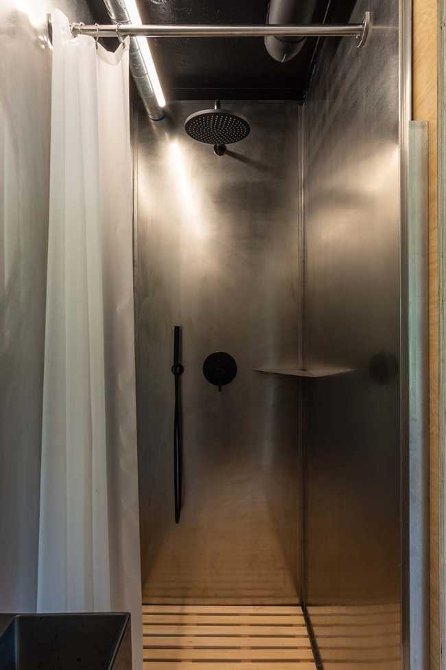 Módulo habitacional transportable en una carcasa metálica: 019 Cabin