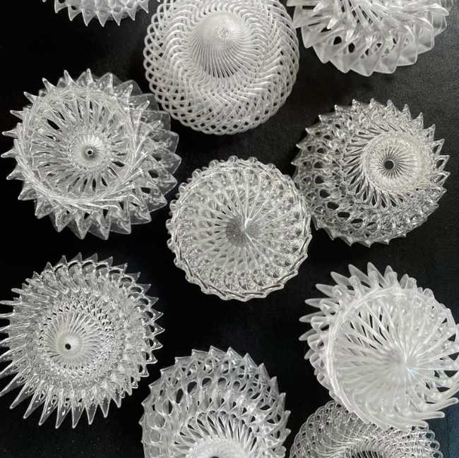 Heliodiscus, the light suspended between sea and sky