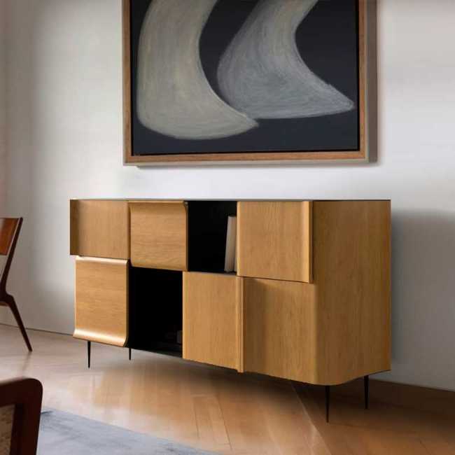 Threads of Light and Design: the poetry of the Weaving Chair