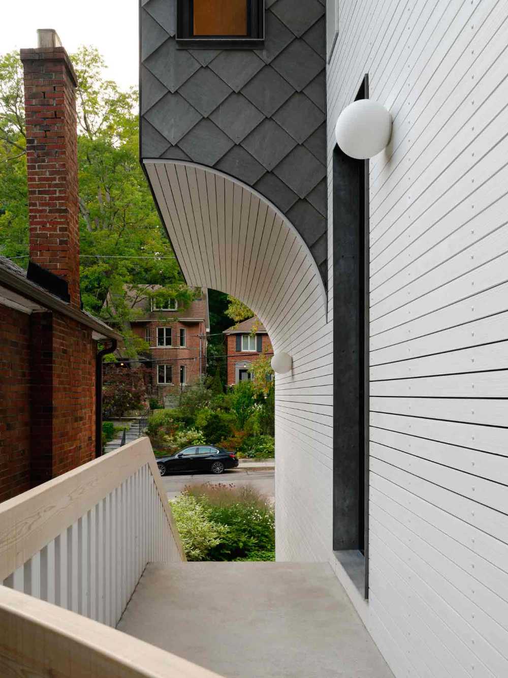 Quali soluzioni progettuali rendono Neville Park unica nel suo genere?