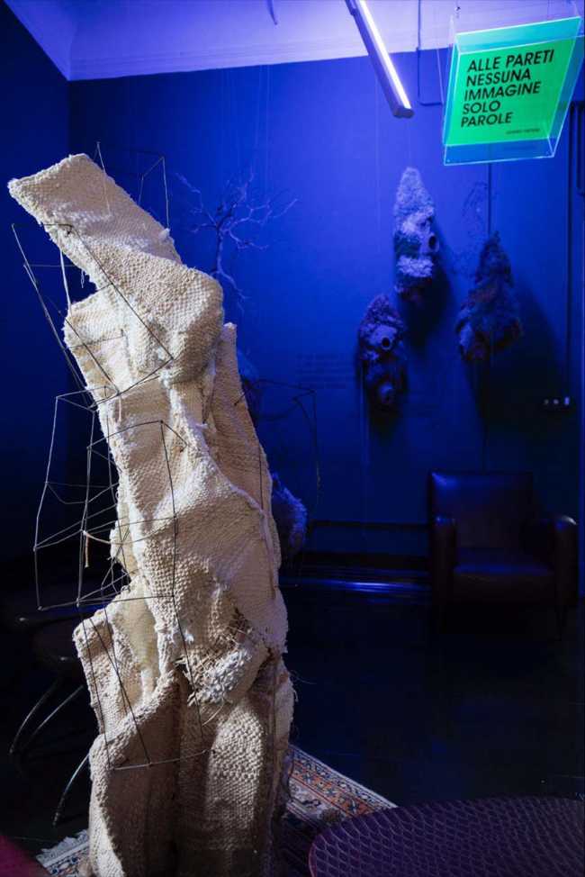 U INVERSE | Tissages de matière entre lumières et ombres amènent l'art dans le quotidien