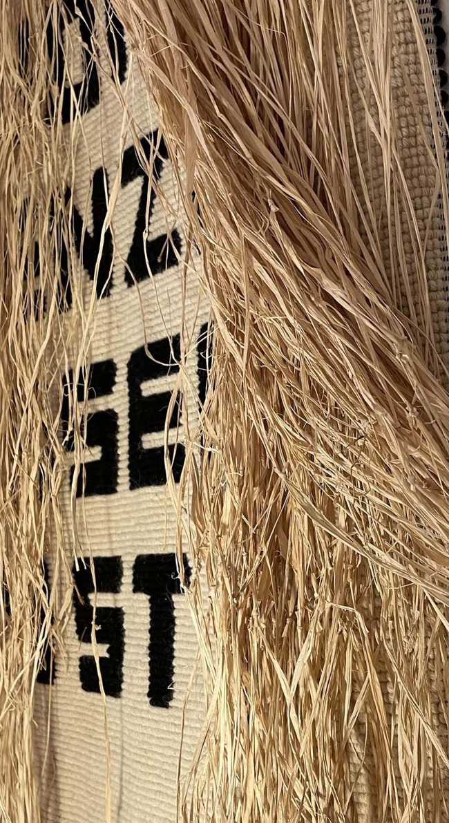 Le fil de la mémoire : l'art textile de Caterina Frongia