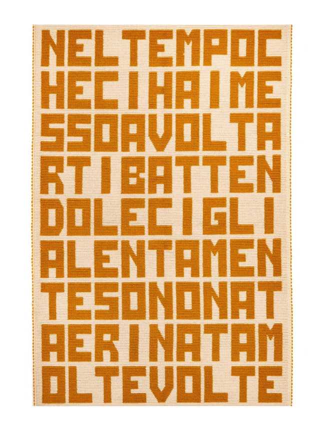 Le fil de la mémoire : l'art textile de Caterina Frongia