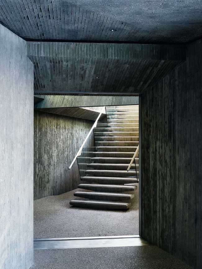 The Moving Icon: Sheats-Goldstein between past and future