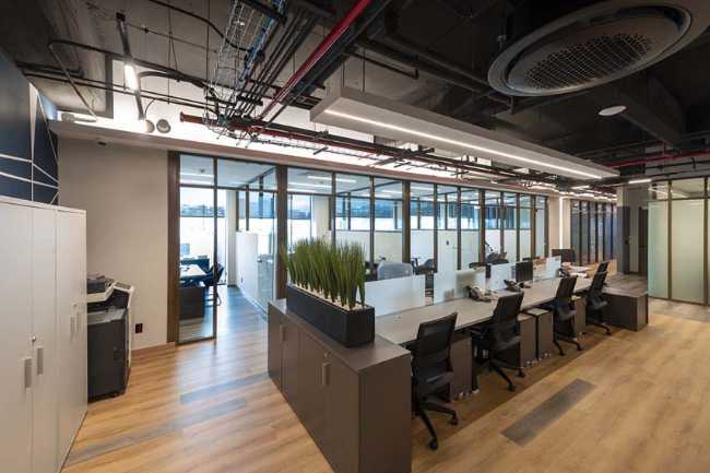 Interior aziendale per un’immagine elegante e temprata: Serfimex