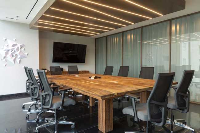 Interior aziendale per un’immagine elegante e temprata: Serfimex