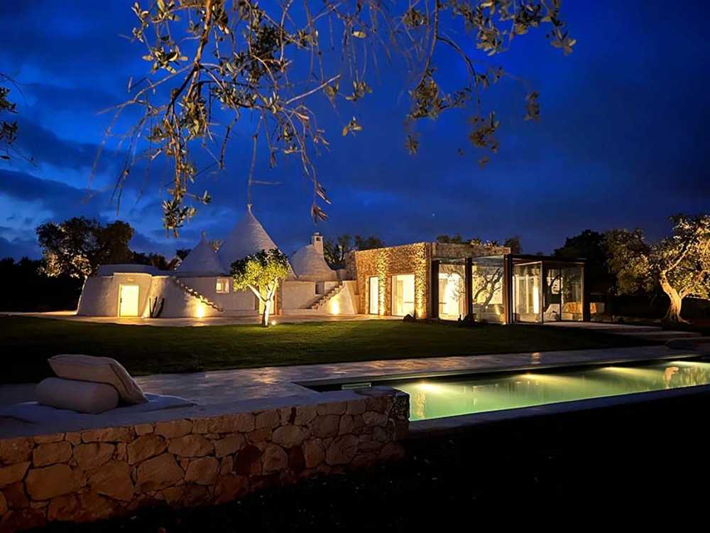 Glass Tree in Salento. Ancient atmosphere among lamie and trulli